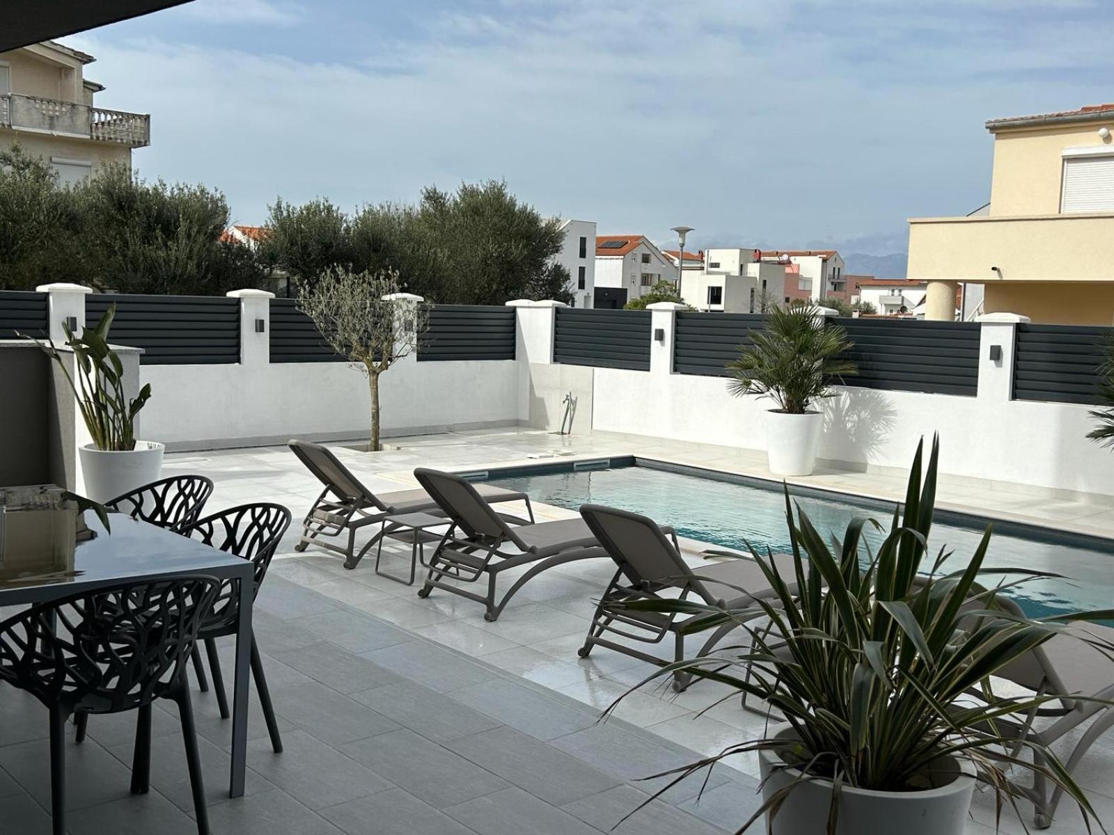 Apartments Cesare Nin Exteriér fotografie